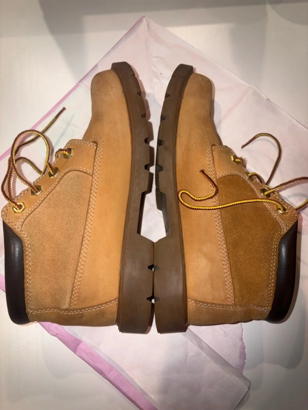 FREE Timberland Women’s Nellie Chukka boots (FREE with purchase of shoes) - Picture 2 of 9